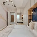 Elegant With Balcony Krakowska By Renters Prestige Appartement