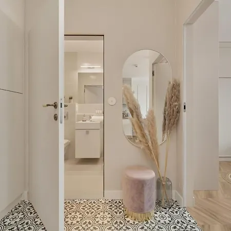 Elegant With Balcony Krakowska By Renters Prestige * Wroclaw