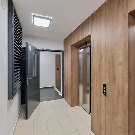 Elegant With Balcony Krakowska By Renters Prestige Wroclaw