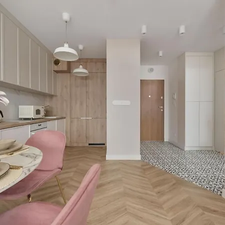 Elegant With Balcony Krakowska By Renters Prestige Appartamento Breslavia