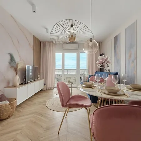 Appartamento Elegant With Balcony Krakowska By Renters Prestige Breslavia