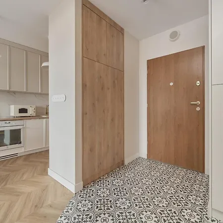 Elegant With Balcony Krakowska By Renters Prestige