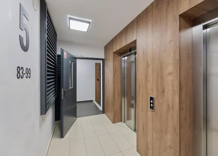 Elegant With Balcony Krakowska By Renters Prestige ヴロツワフ