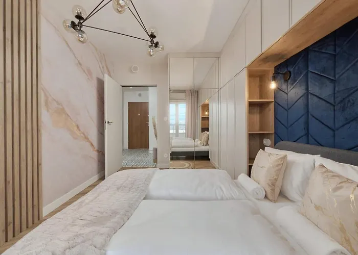 Elegant With Balcony Krakowska By Renters Prestige アパート