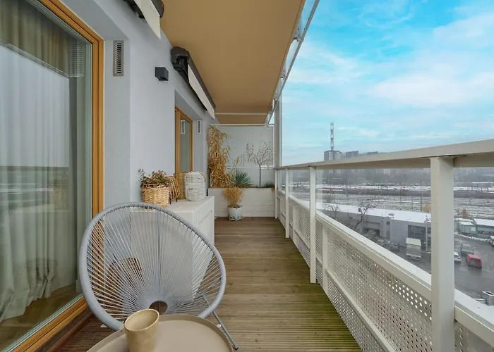 Elegant With Balcony Krakowska By Renters Prestige